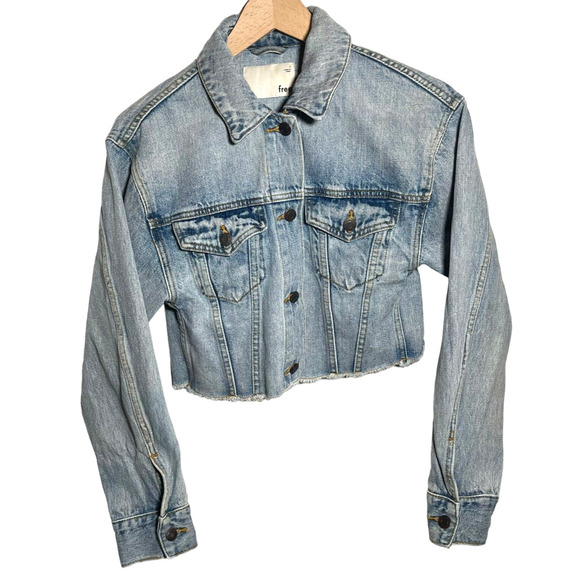 Wilfred Free Aritzia Sandalis Fringed Hem Button Down Cropped Denim Jacket Small - Picture 4 of 11